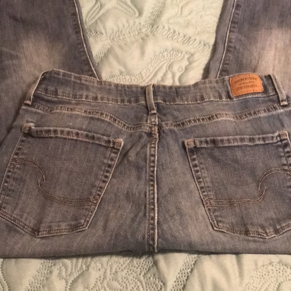 ❤️ (8) Ladies Levi’s jeans size 10 medium 30 x 30Cute hair, stretchy material. - Picture 5 of 10